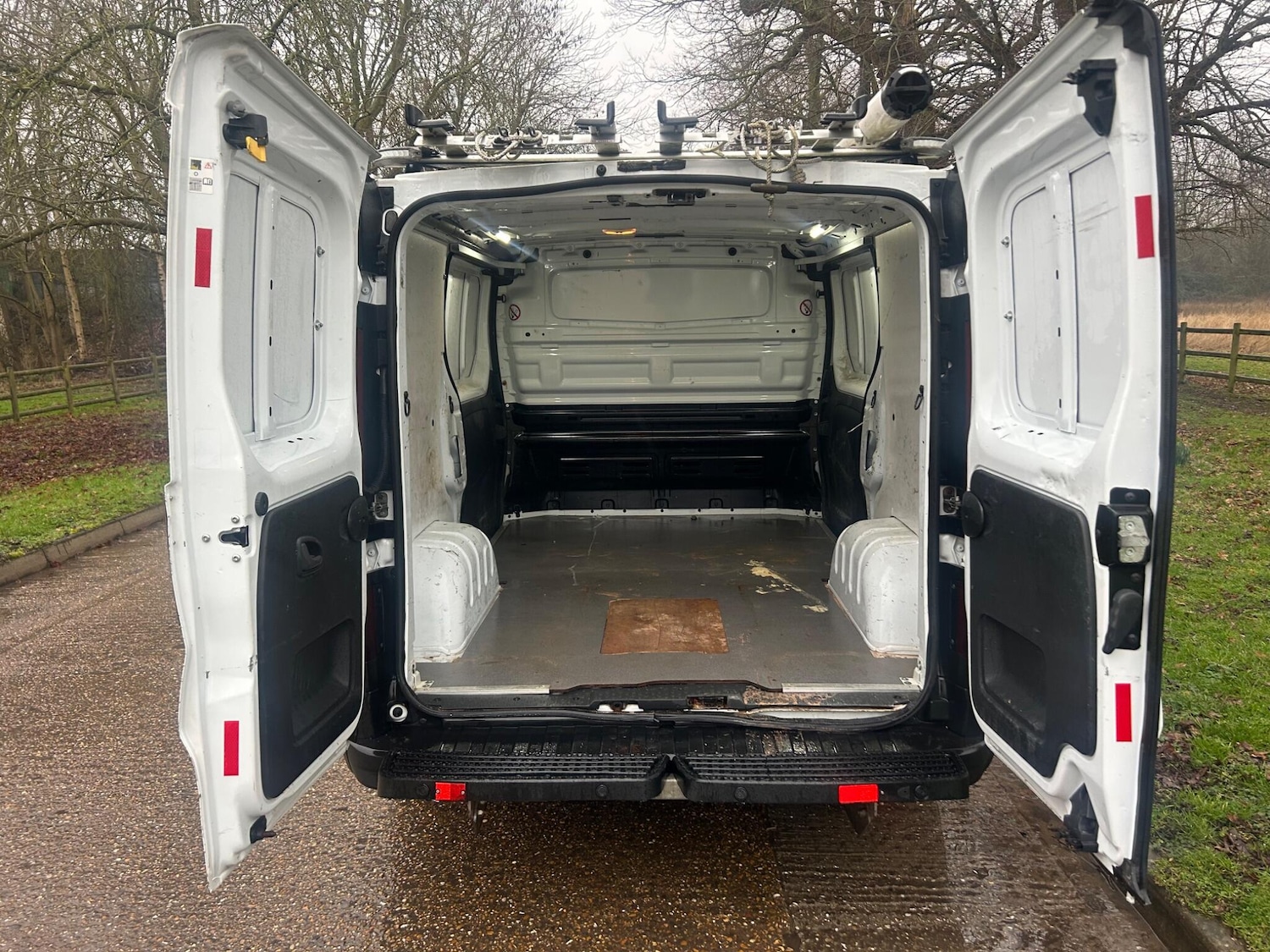 Used Vauxhall Vivaro 2016 for sale - 77424890: Photo 7