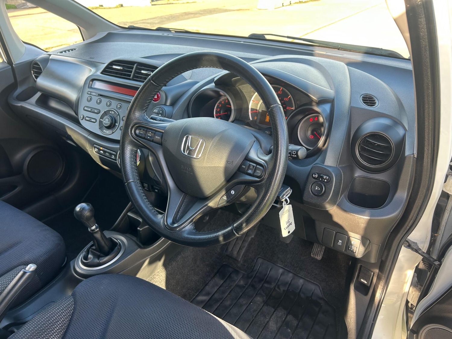 Used Honda Jazz 2014 for sale - 76898542: Photo 28