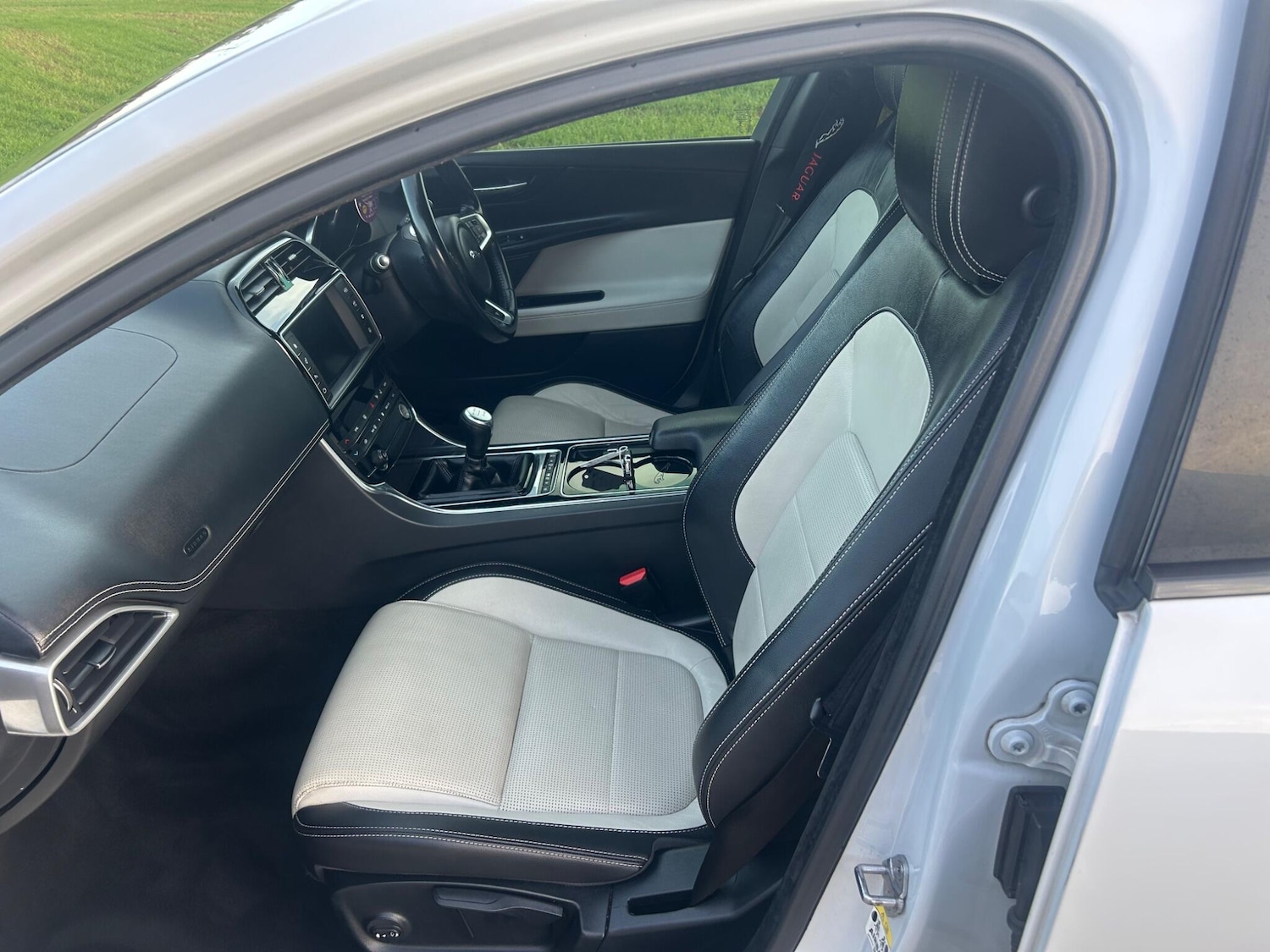 Used Jaguar XE 2016 for sale - 76667131: Photo 18