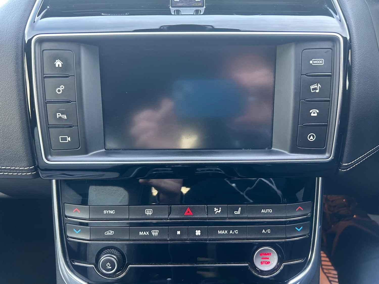 Used Jaguar XE 2016 for sale - 76667131: Photo 23