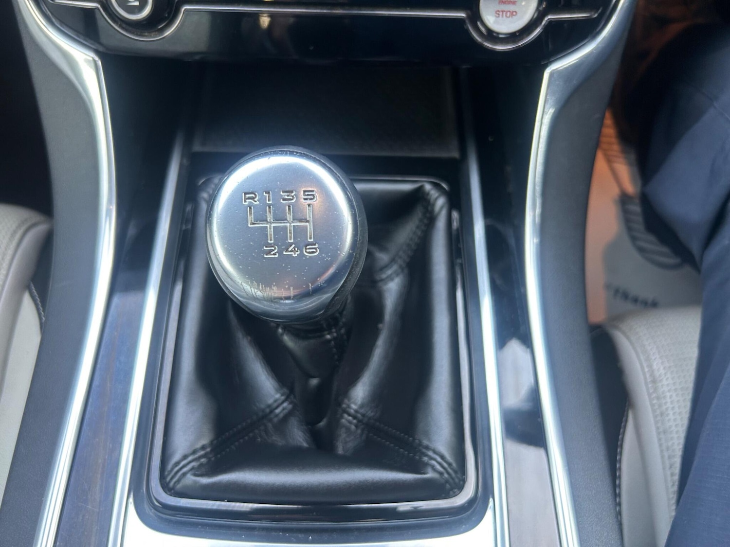 Used Jaguar XE 2016 for sale - 76667131: Photo 24