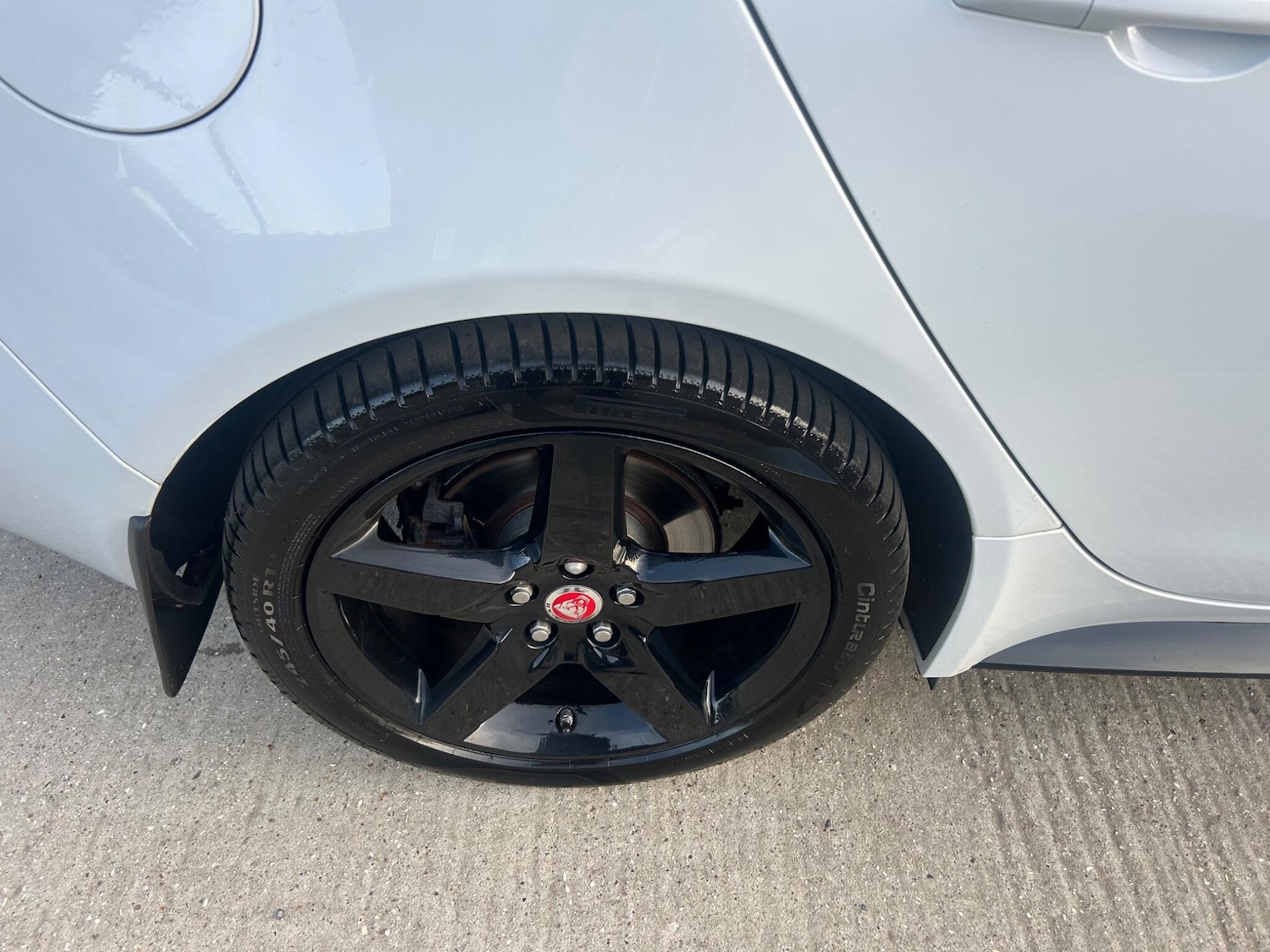 Used Jaguar XE 2016 for sale - 76667131: Photo 4