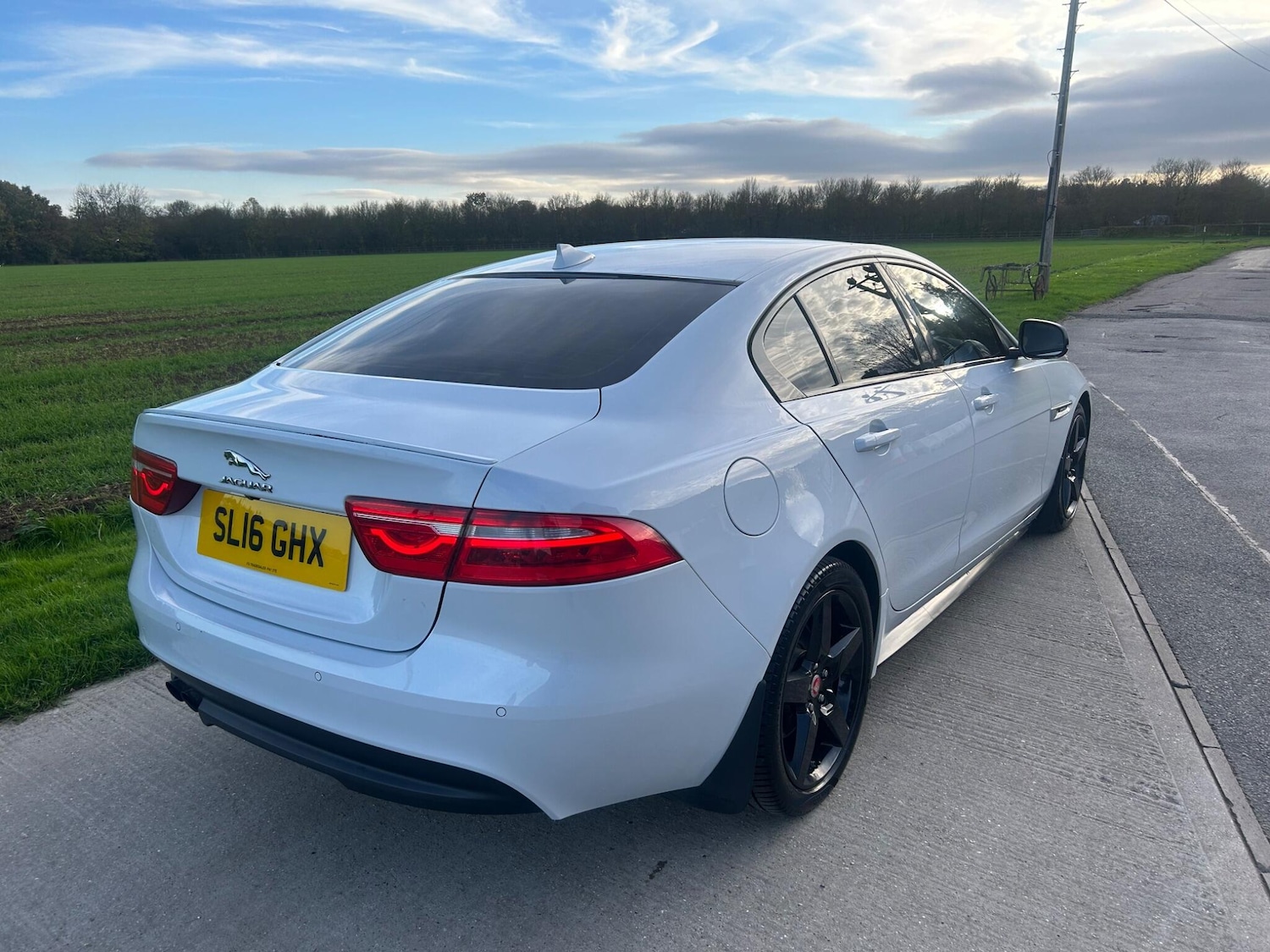 Used Jaguar XE 2016 for sale - 76667131: Photo 8