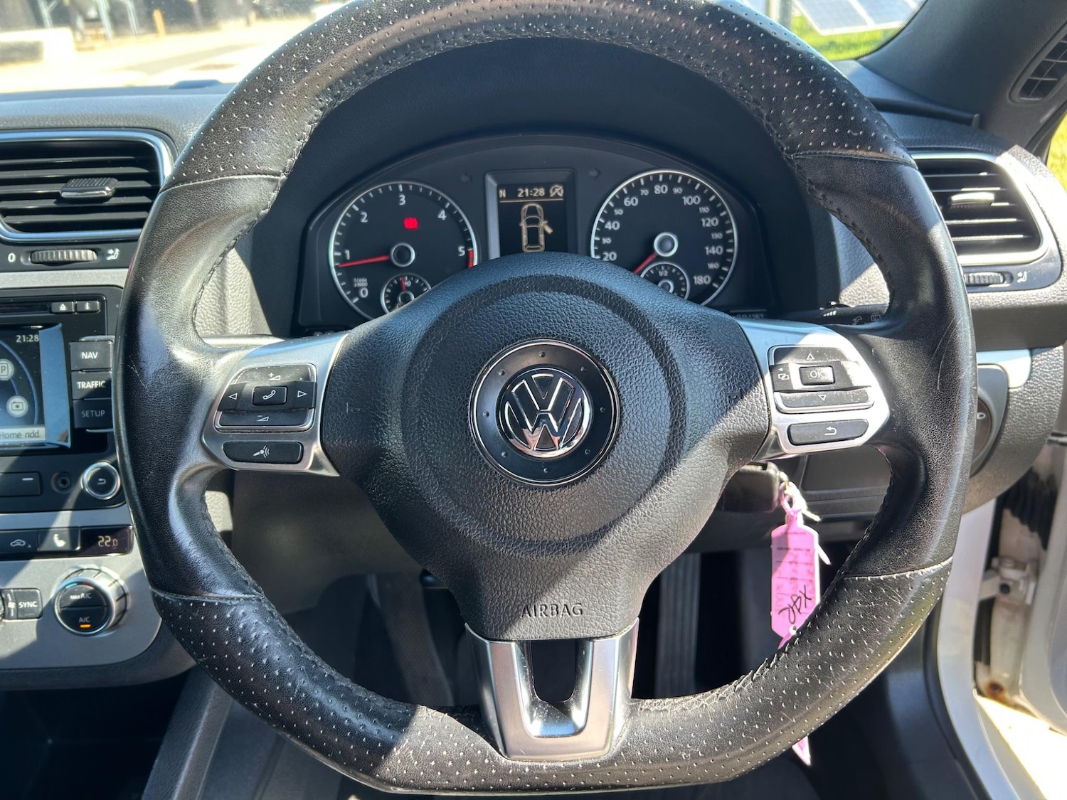 Used Volkswagen Scirocco 2012 for sale - 76667381: Photo 3