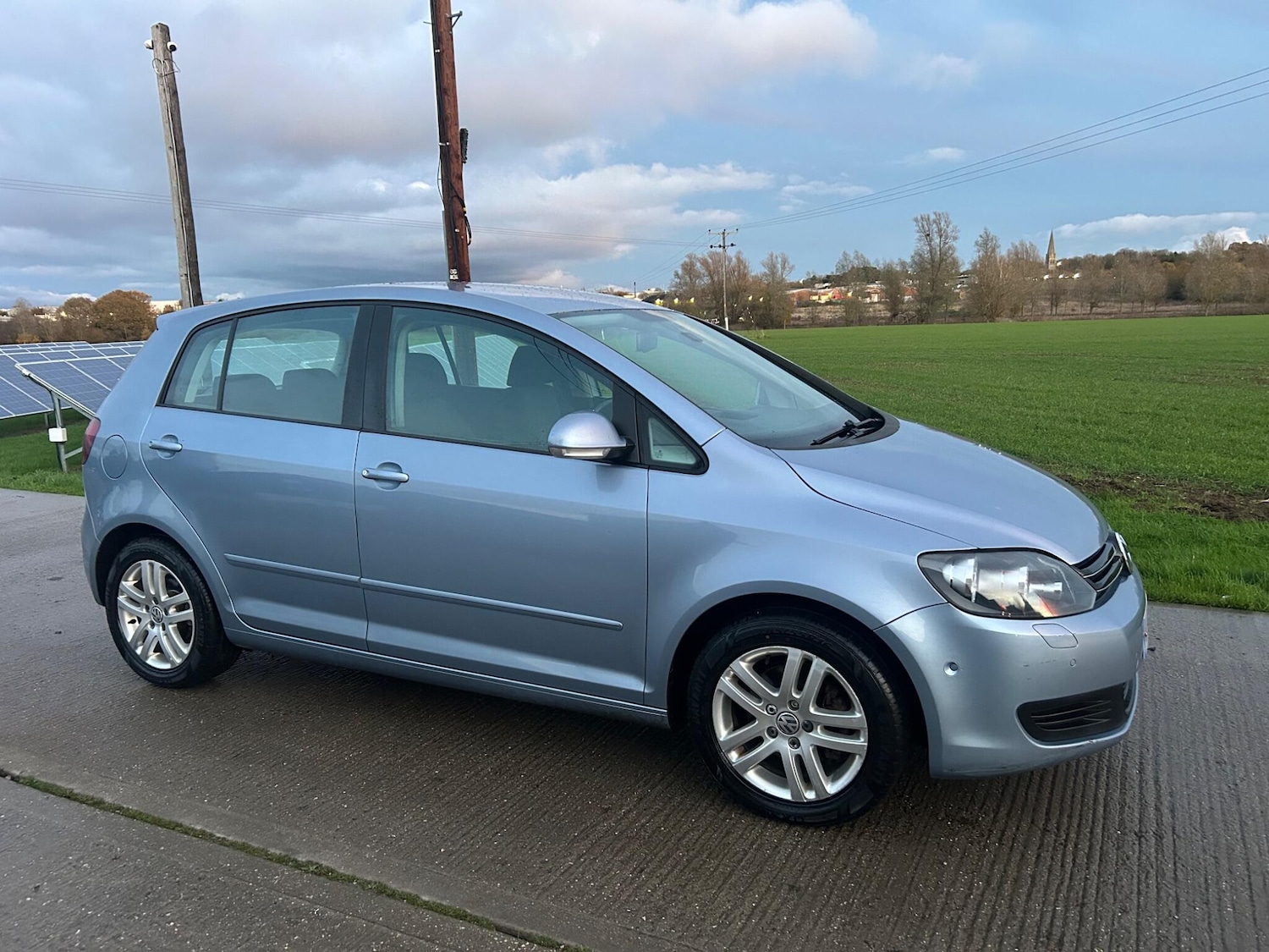 Used Volkswagen Golf Plus 2010 for sale - 76752664: Photo 1