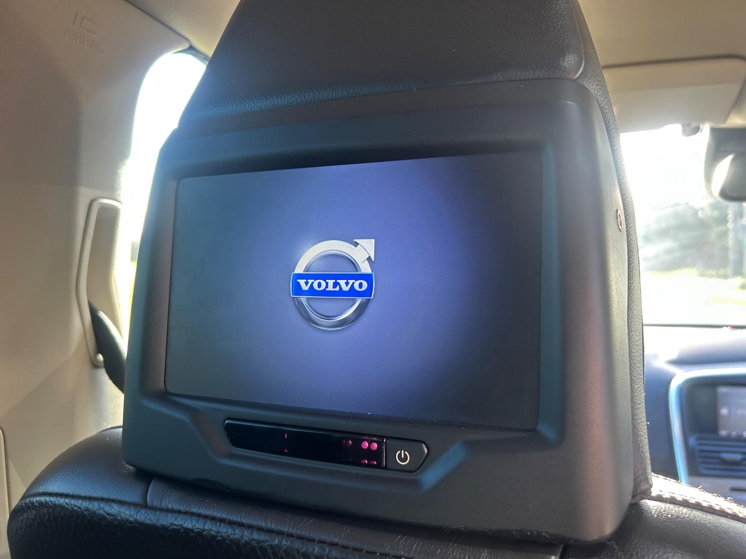 Used Volvo XC60 for sale - 76899517: Photo 22