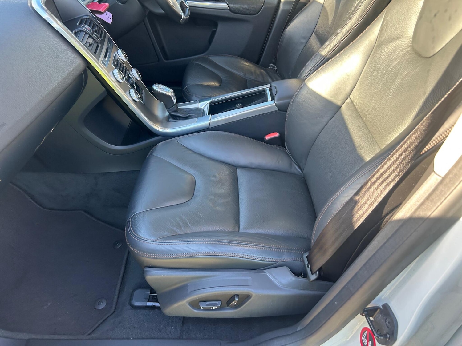 Used Volvo XC60 for sale - 76899517: Photo 24