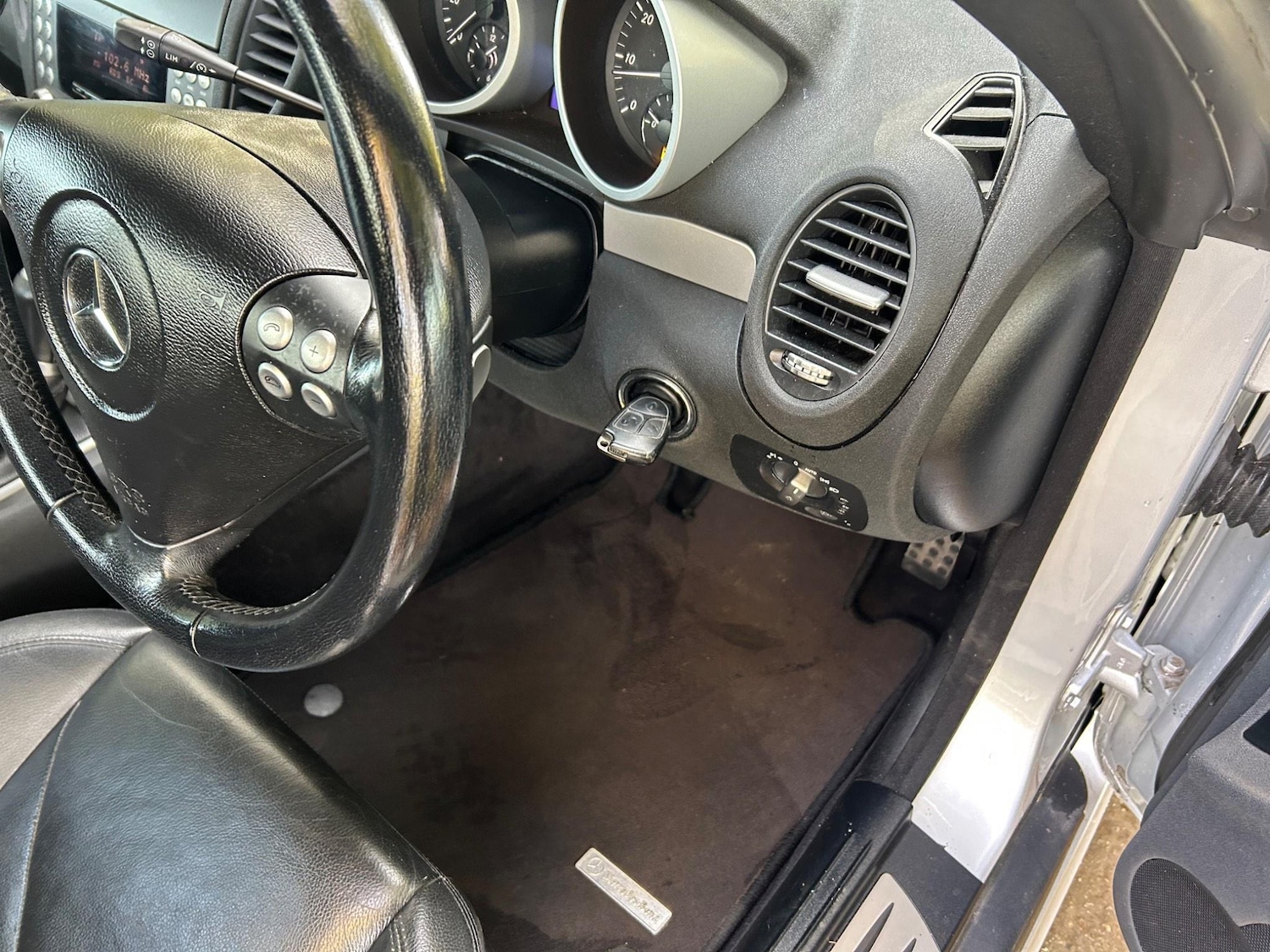 Used Mercedes-Benz SLK 2005 for sale - 76992729: Photo 23