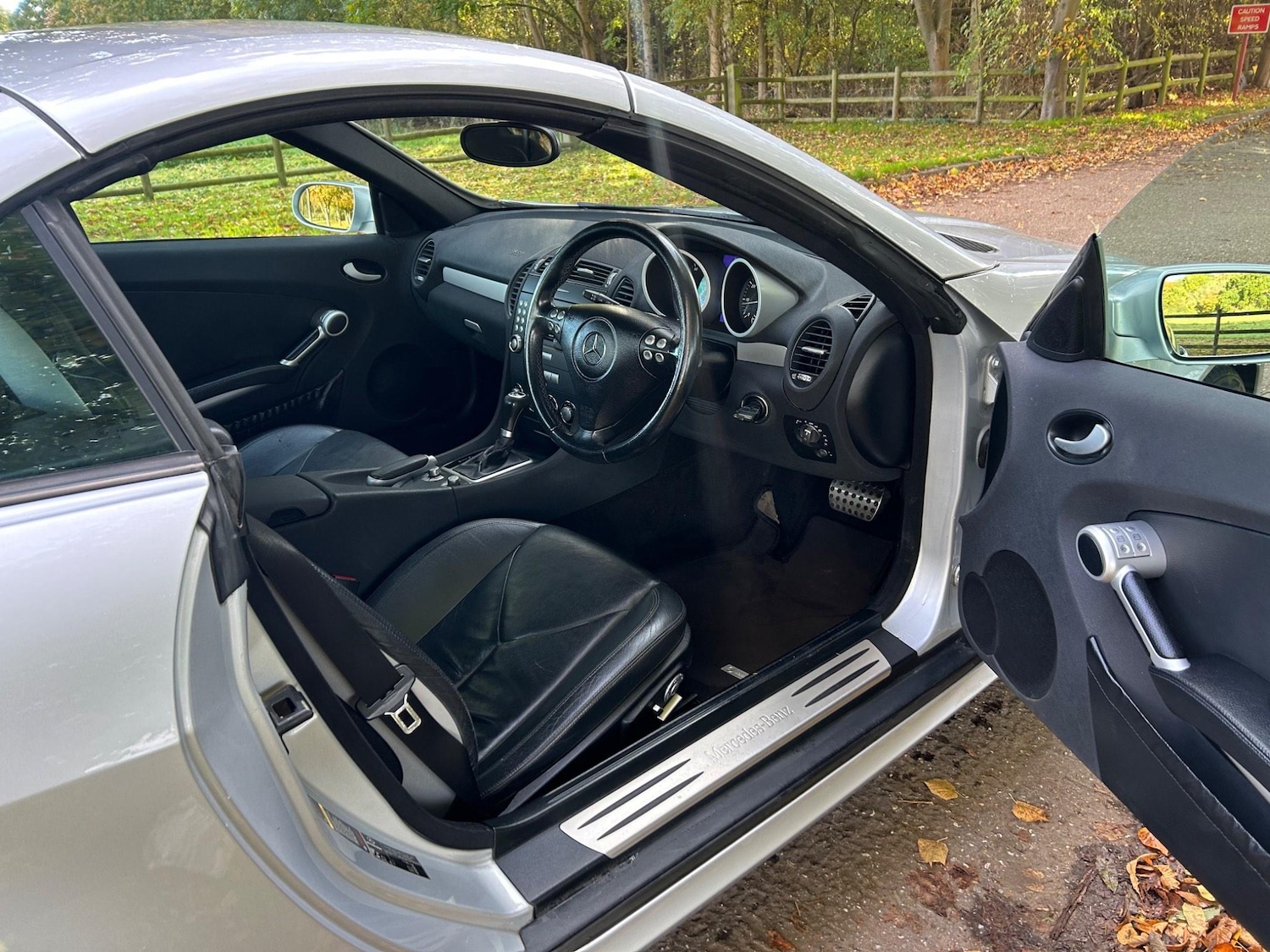 Used Mercedes-Benz SLK 2005 for sale - 76992729: Photo 24