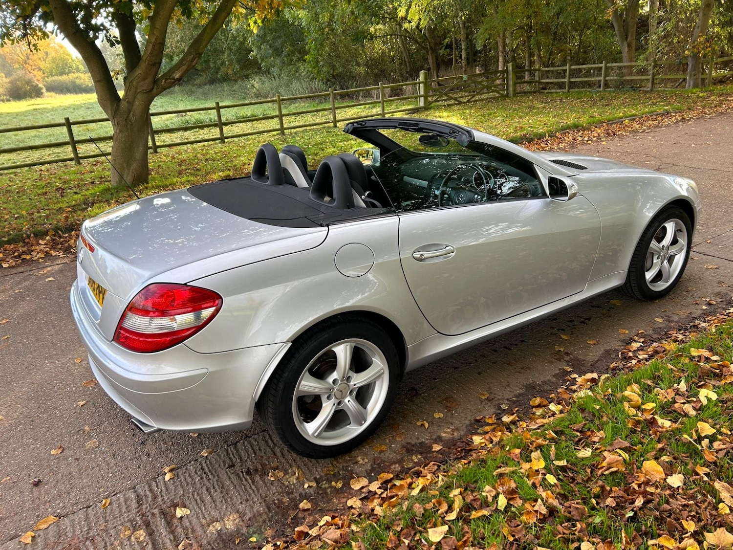 Used Mercedes-Benz SLK 2005 for sale - 76992729: Photo 3