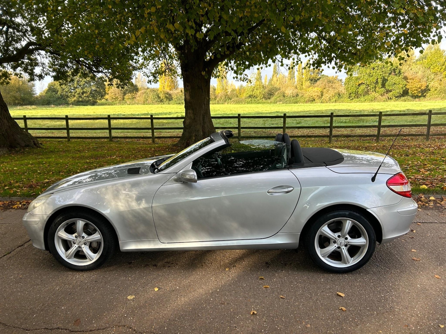 Used Mercedes-Benz SLK 2005 for sale - 76992729: Photo 5