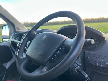 Used Peugeot Boxer 2018 for sale - 77131027: Photo