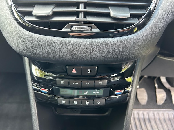Used Peugeot 208 2013 for sale - 76083745: Photo 10