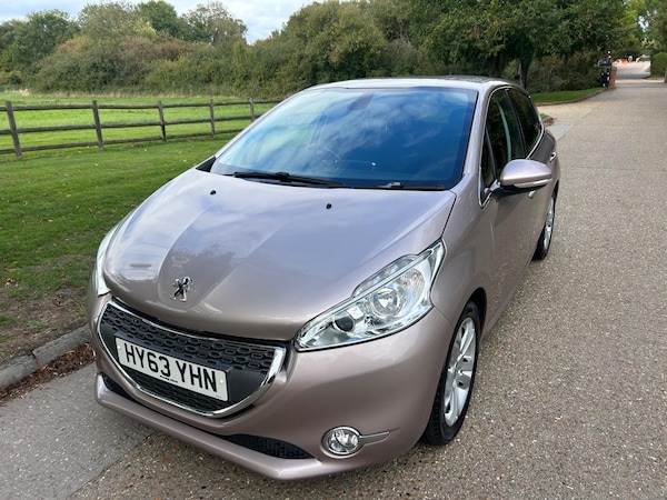 Used Peugeot 208 2013 for sale - 76083745: Photo 12