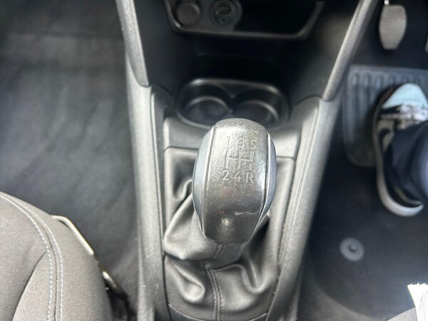 Used Peugeot 208 2013 for sale - 76083745: Photo 17