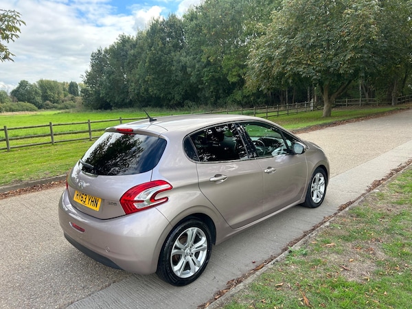 Used Peugeot 208 2013 for sale - 76083745: Photo 21
