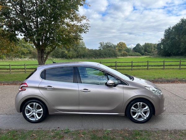 Used Peugeot 208 2013 for sale - 76083745: Photo 23