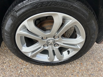 Used Peugeot 208 2013 for sale - 76083745: Photo 3