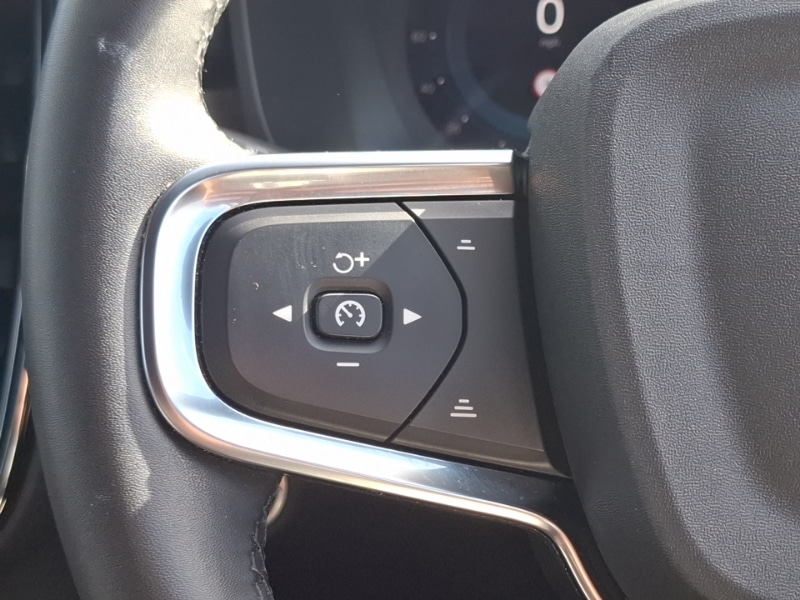 Used Volvo XC40 2023 for sale - 75900575: Photo 16