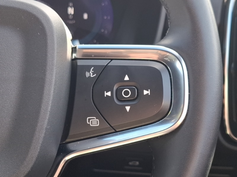 Used Volvo XC40 2023 for sale - 75900575: Photo 17