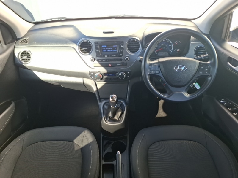 Used Hyundai i10 2018 for sale - 77947800: Photo 2