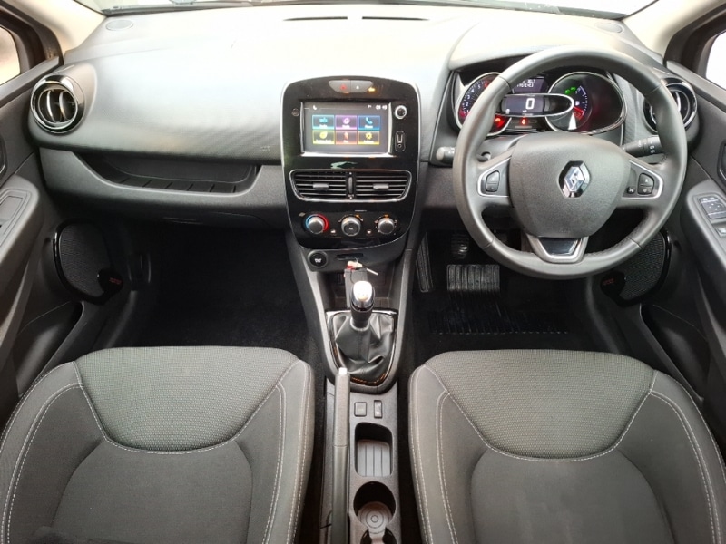 Used Renault Clio 2018 for sale - 76815834: Photo 2