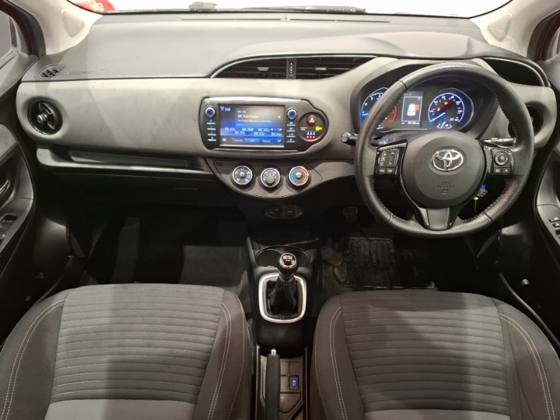 Used Toyota Yaris 2018 for sale - 77433540: Photo 2