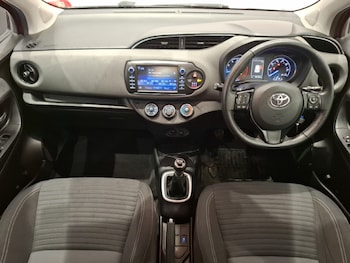 Used Toyota Yaris 2018 for sale - 77433540: Photo