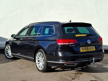 Used Volkswagen Passat 2018 for sale - 77678446: Photo