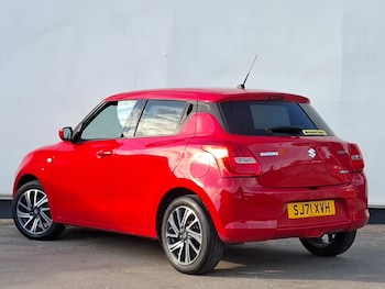 Used Suzuki Swift 2021 for sale - 76100347: Photo