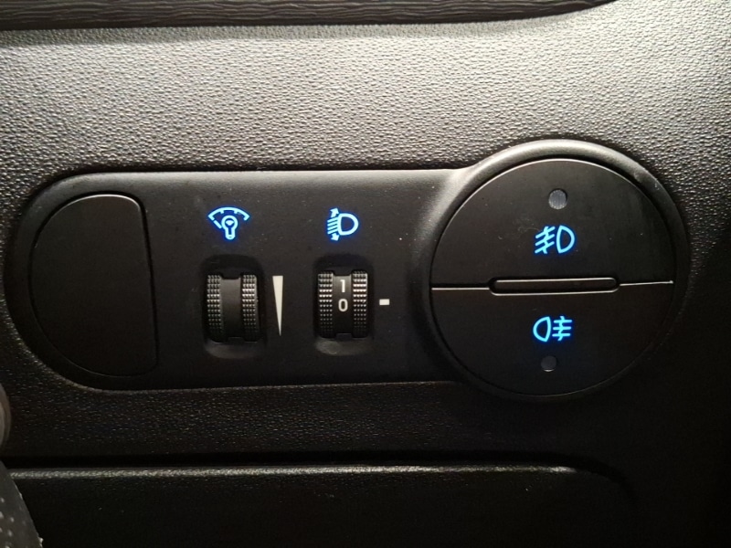 Used Hyundai i10 2013 for sale - 77289906: Photo 17