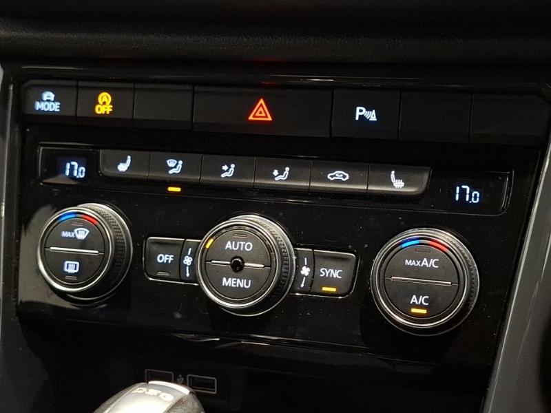 Used Volkswagen T-Roc 2019 for sale - 76369793: Photo 14