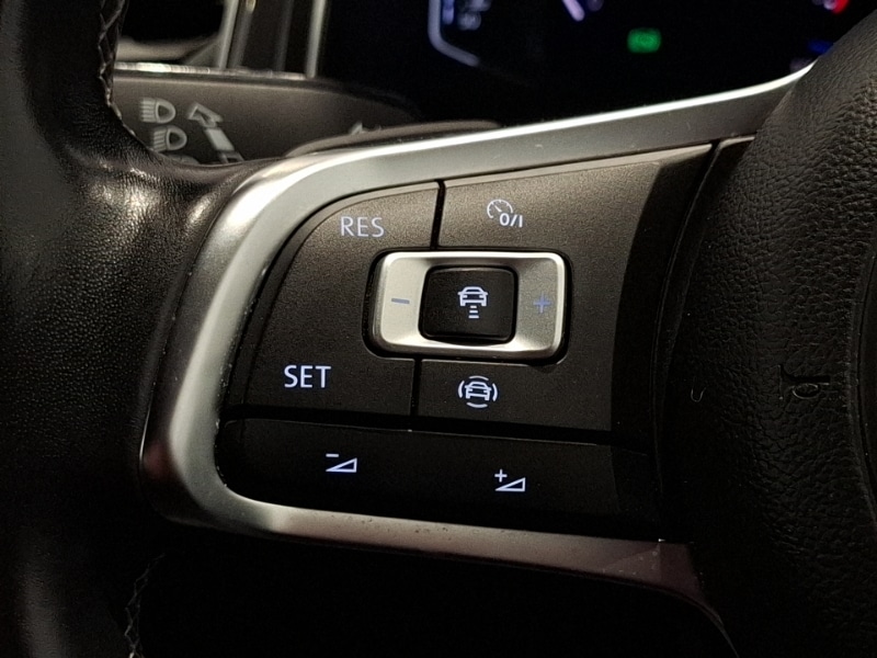 Used Volkswagen T-Roc 2019 for sale - 76369793: Photo 16