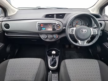 Used Toyota Yaris 2013 for sale - 78884845: Photo