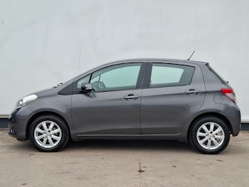 Used Toyota Yaris 2013 for sale - 78884845: Photo