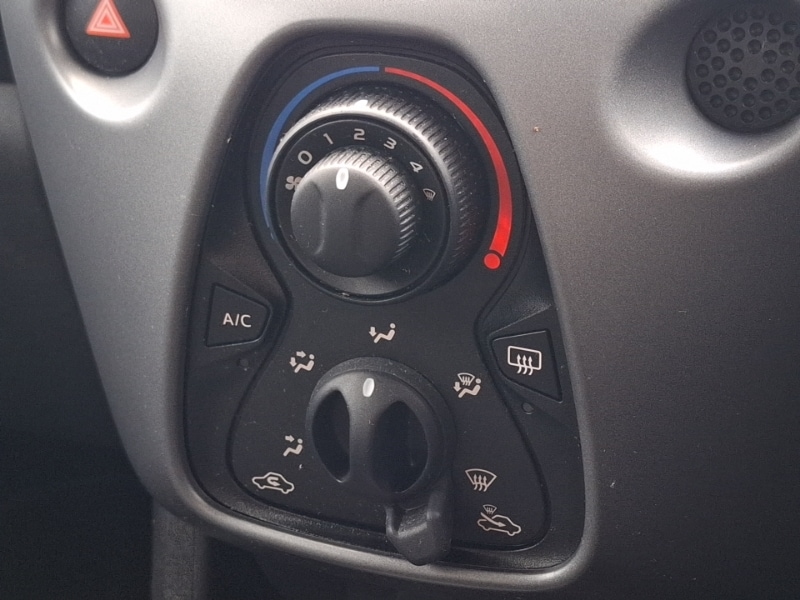 Used Toyota AYGO 2019 for sale - 77922000: Photo 14