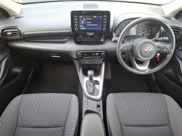 Used Toyota Yaris 2023 for sale - 76289408: Photo 2