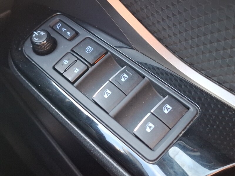 Used Toyota C-HR 2018 for sale - 77690027: Photo 19