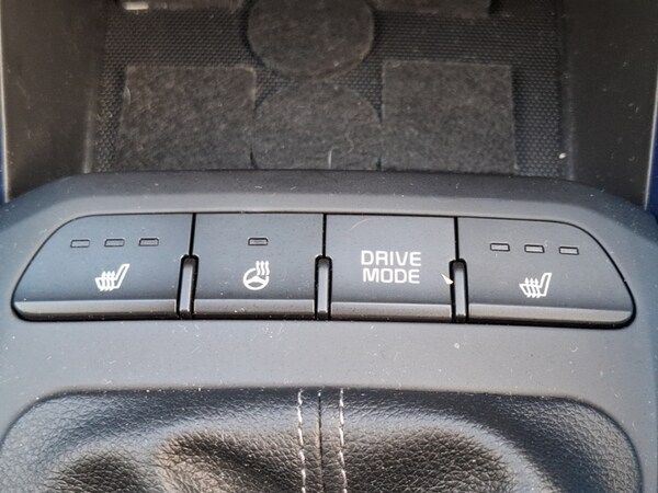Used Kia Stonic 2024 for sale - 76058997: Photo 15
