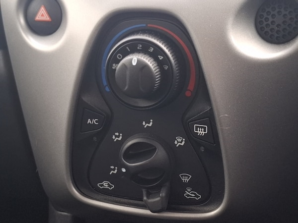 Used Peugeot 108 2018 for sale - 76294286: Photo 14
