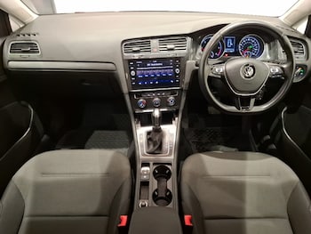 Used Volkswagen Golf 2019 for sale - 77380102: Photo