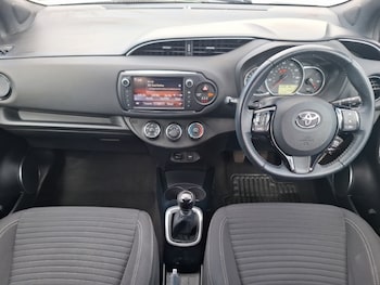 Used Toyota Yaris 2017 for sale - 78777953: Photo