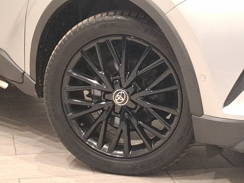 Used Toyota C-HR 2017 for sale - 77300110: Photo 9