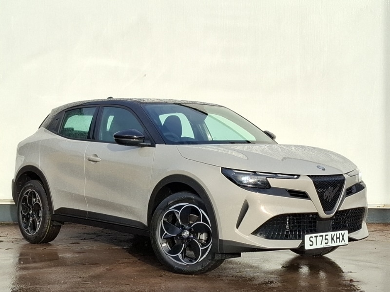 Used Alfa Romeo Junior 2025 for sale - 76445025: Photo 1