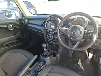 Used MINI Hatch 2019 for sale - 75558351: Photo