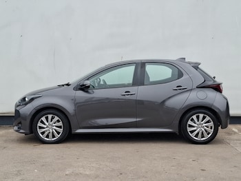 Used Toyota Yaris 2022 for sale - 79253169: Photo