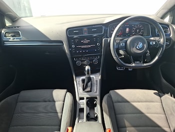 Used Volkswagen Golf 2018 for sale - 78355448: Photo