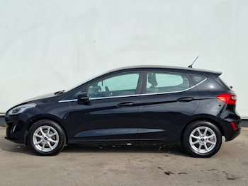 Used Ford Fiesta 2018 for sale - 79529326: Photo