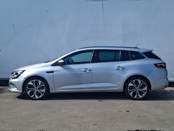 Used Renault Megane 2018 for sale - 78595523: Photo