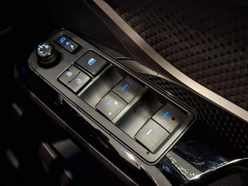 Used Toyota C-HR 2023 for sale - 77418785: Photo 19